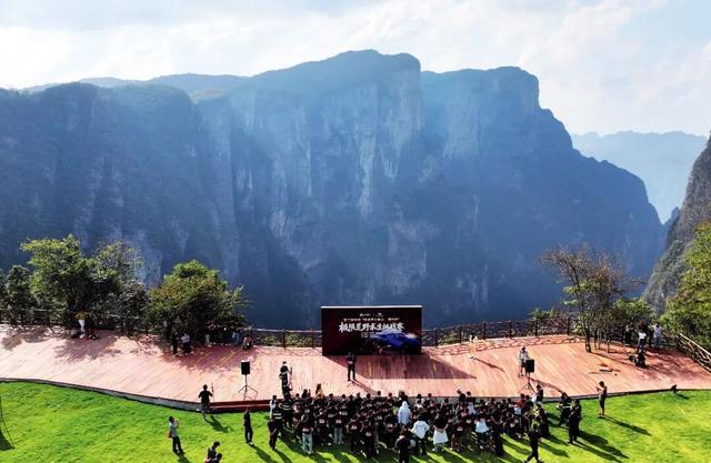 万奖金健康问题景区负责治疗本人及直系亲属终身免费游七星山澳门新葡京app回应“荒野求生”停赛：8人夺冠平分48(图5)